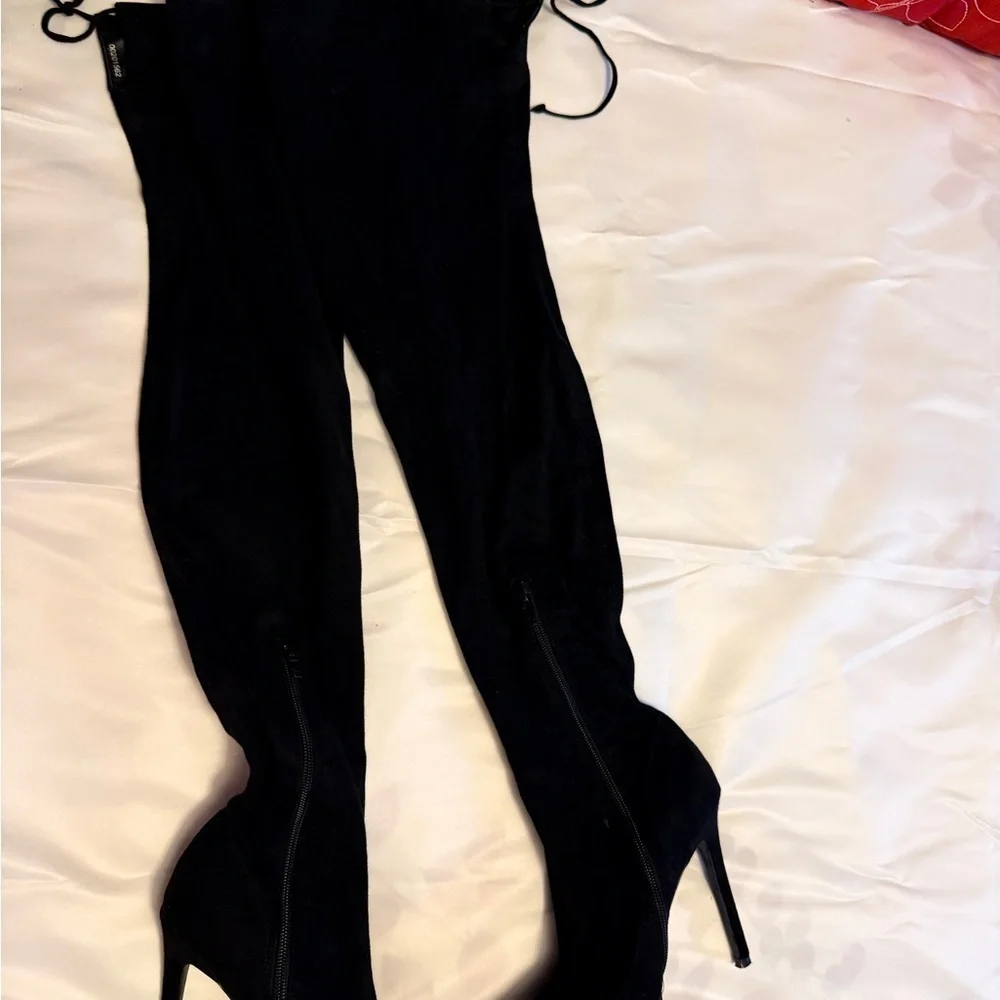 Black Over-the-Knee Heeled Boots (Size 8) Forever 21 winter boots suede